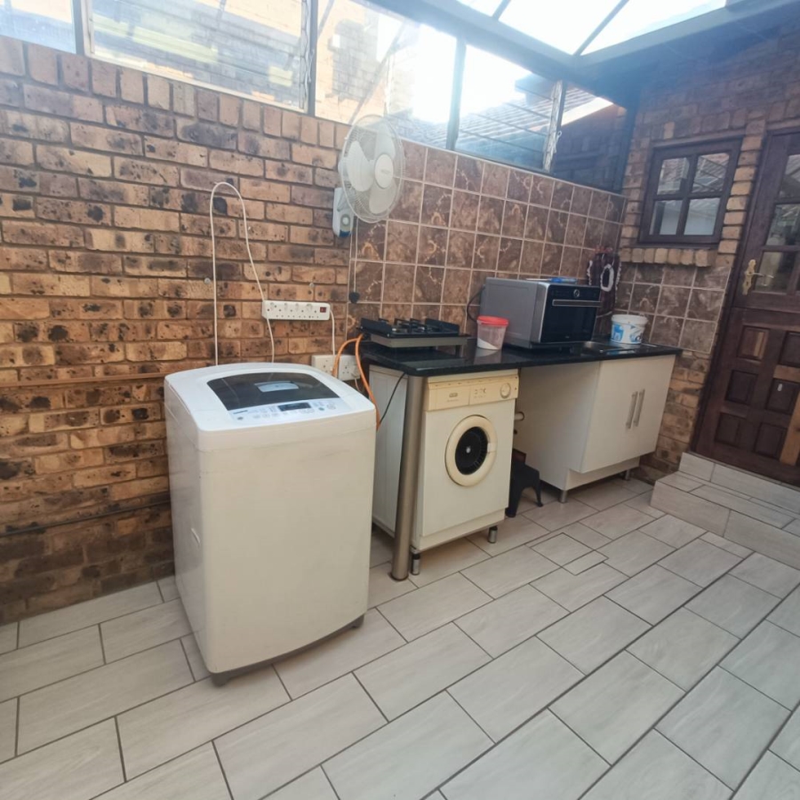 3 Bedroom Property for Sale in Clubview Gauteng