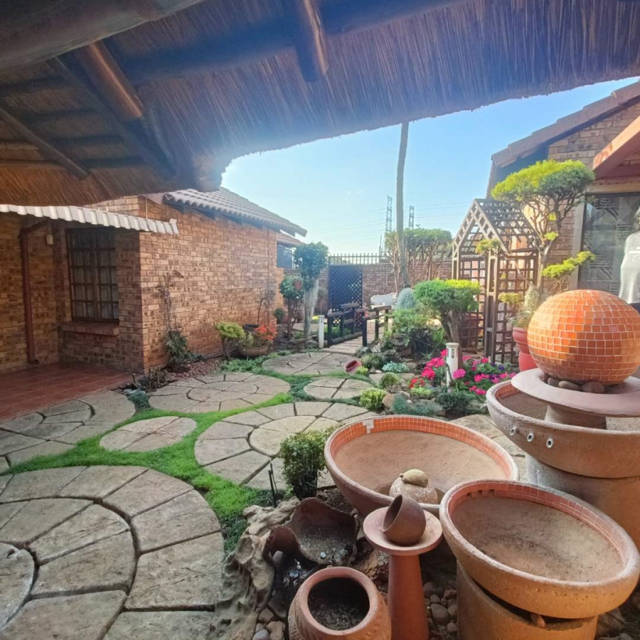 3 Bedroom Property for Sale in Clubview Gauteng
