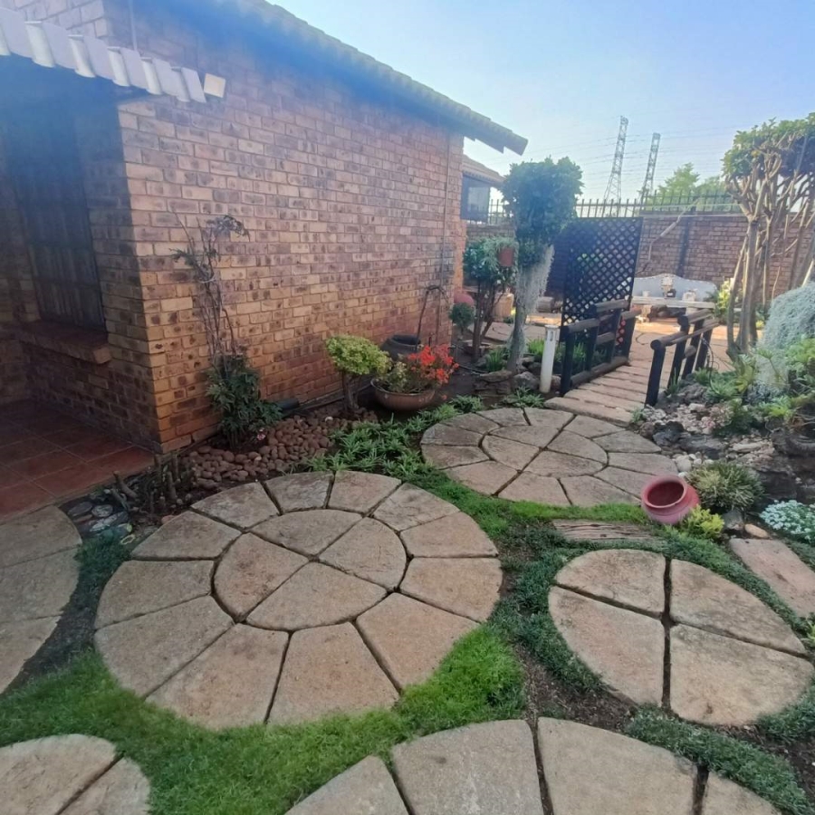 3 Bedroom Property for Sale in Clubview Gauteng