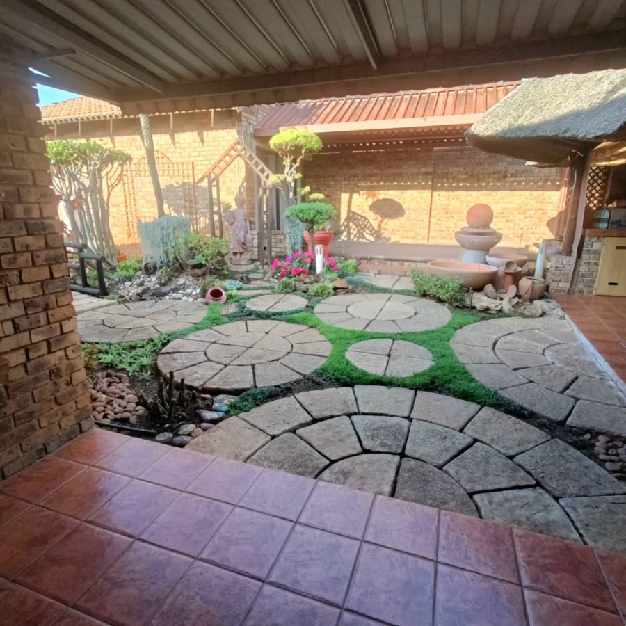 3 Bedroom Property for Sale in Clubview Gauteng