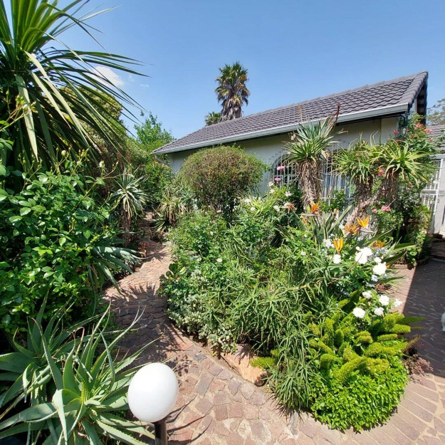 3 Bedroom Property for Sale in Brackendowns Gauteng