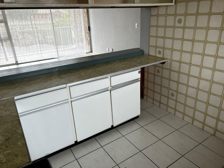 2 Bedroom Property for Sale in Gosforth Park Gauteng