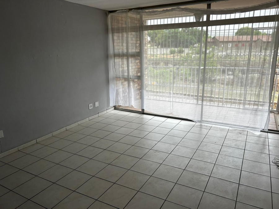 2 Bedroom Property for Sale in Gosforth Park Gauteng