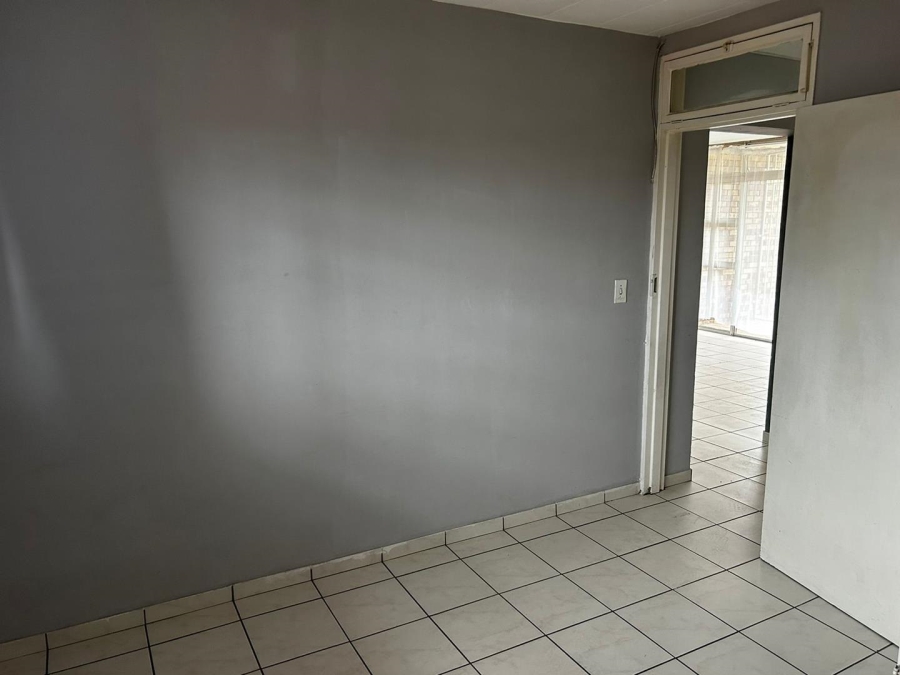 2 Bedroom Property for Sale in Gosforth Park Gauteng