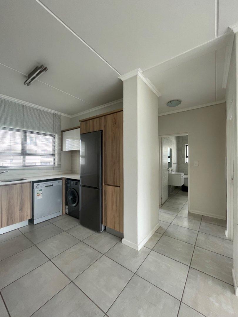 2 Bedroom Property for Sale in Crowthorne AH Gauteng