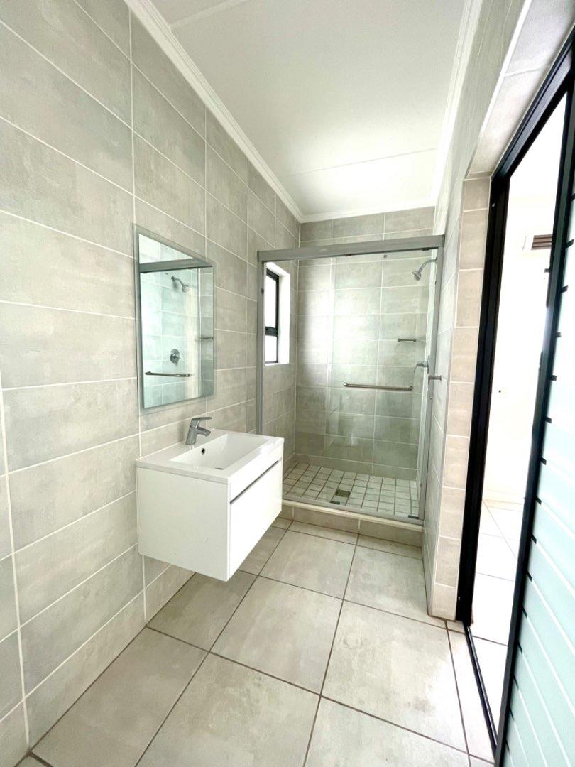 2 Bedroom Property for Sale in Crowthorne AH Gauteng