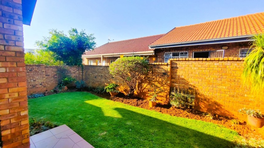 2 Bedroom Property for Sale in Elardus Park Gauteng