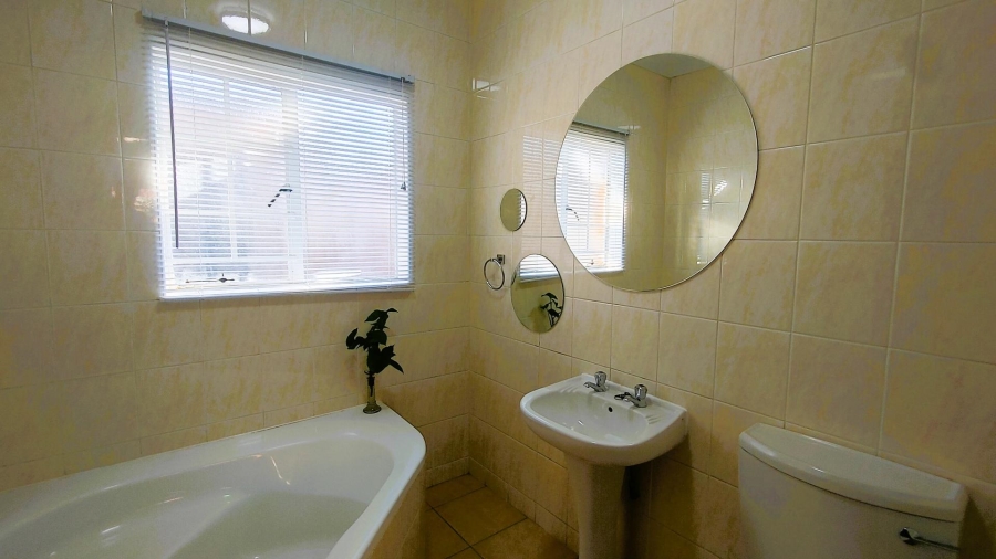 2 Bedroom Property for Sale in Elardus Park Gauteng