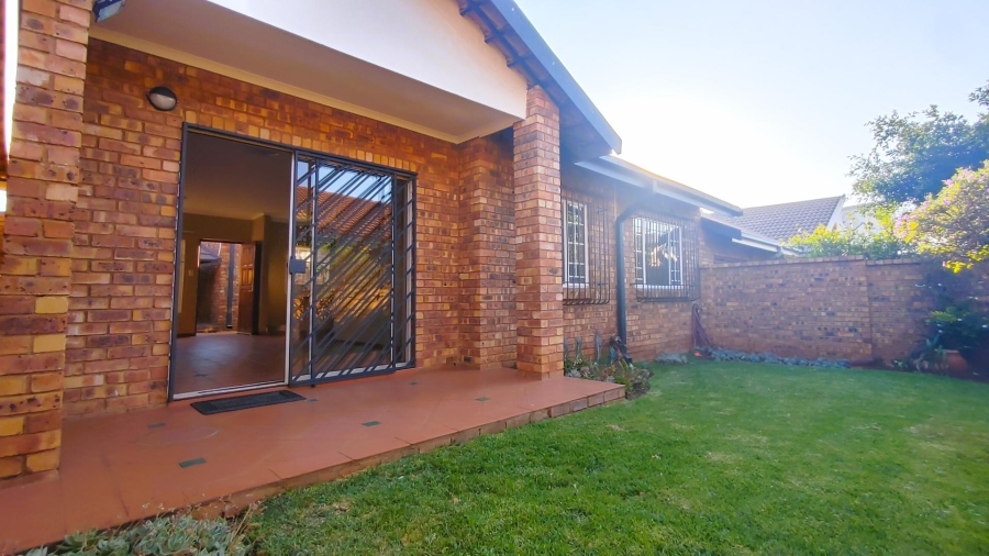 2 Bedroom Property for Sale in Elardus Park Gauteng