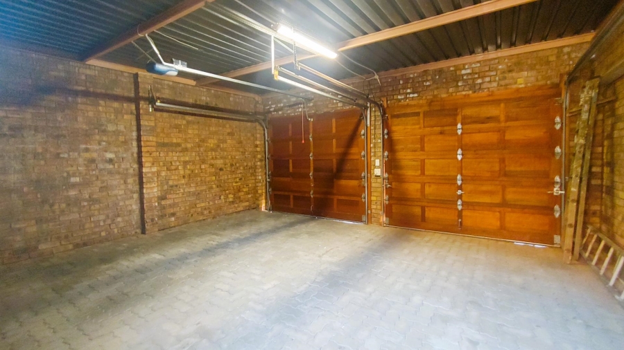 2 Bedroom Property for Sale in Elardus Park Gauteng