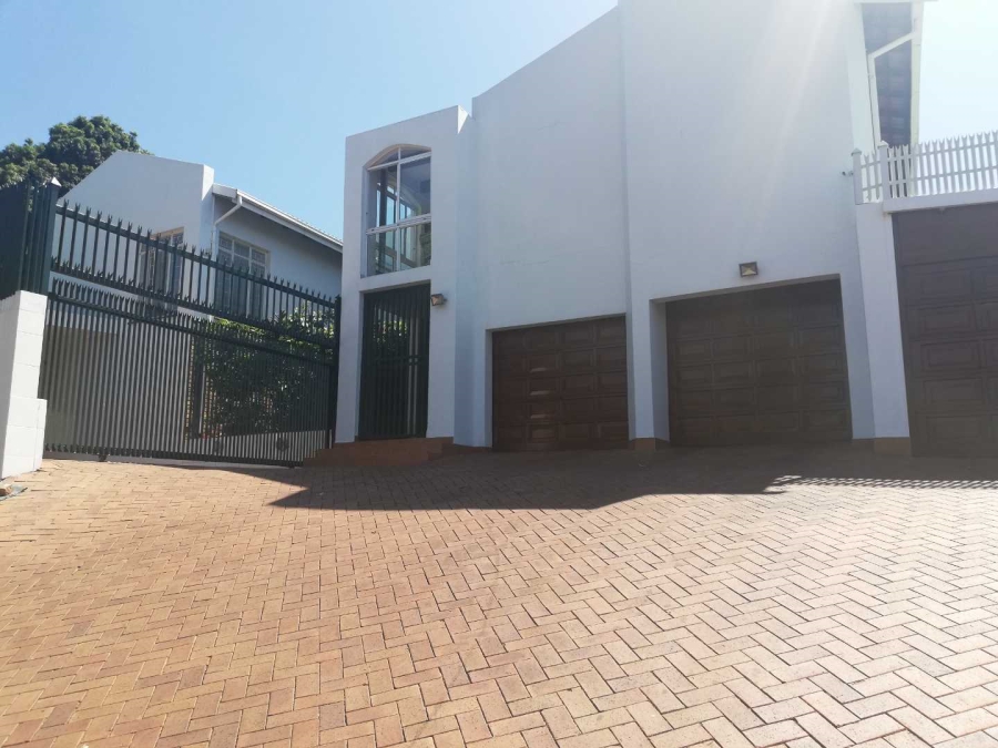 4 Bedroom Property for Sale in Zwartkop Gauteng