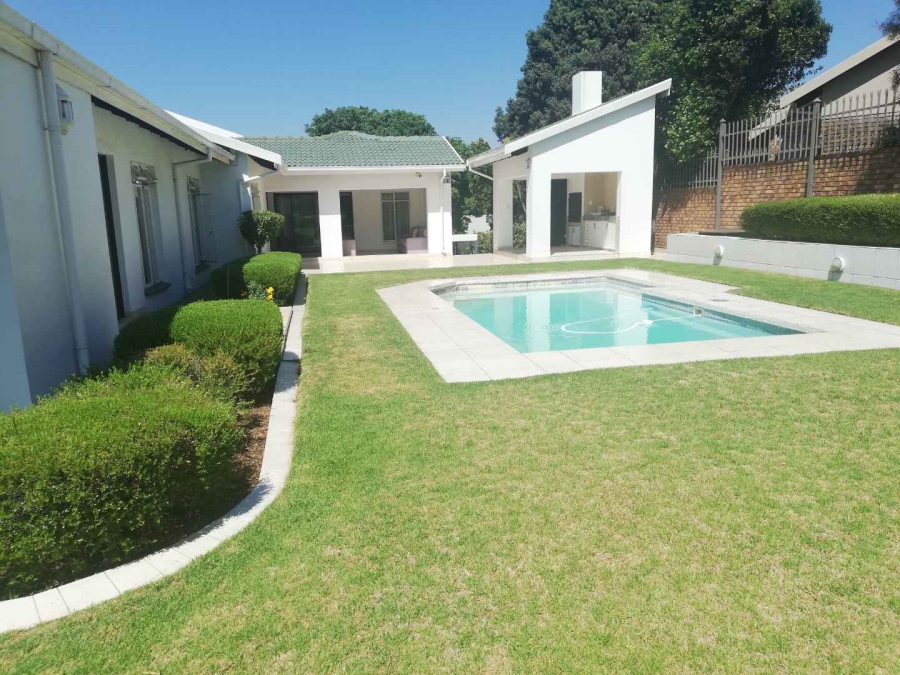 4 Bedroom Property for Sale in Zwartkop Gauteng