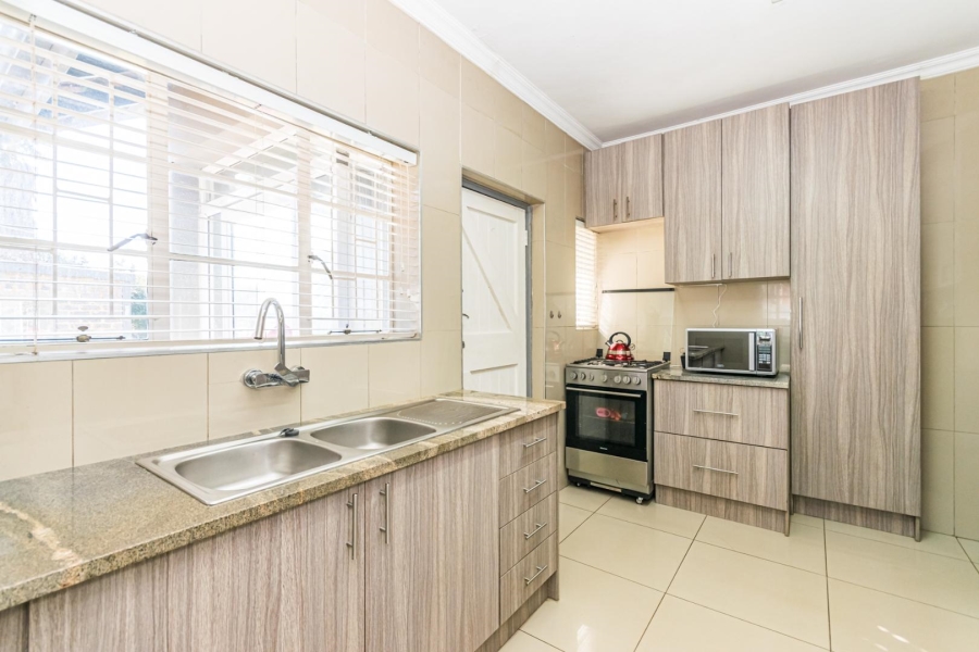 3 Bedroom Property for Sale in Discovery Gauteng