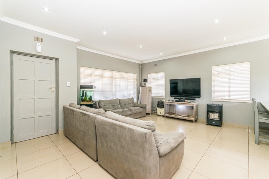 3 Bedroom Property for Sale in Discovery Gauteng