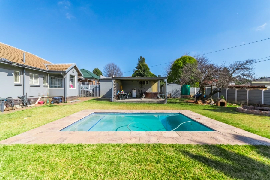 3 Bedroom Property for Sale in Discovery Gauteng