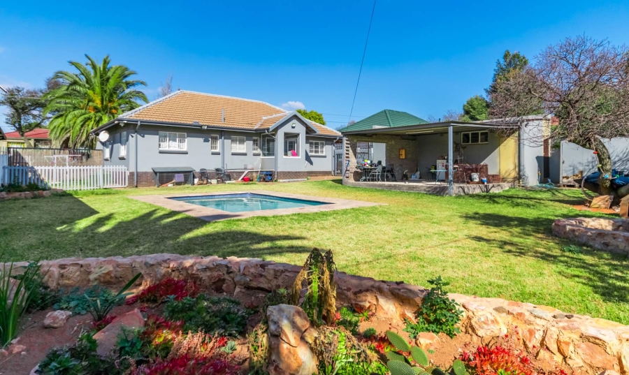3 Bedroom Property for Sale in Discovery Gauteng