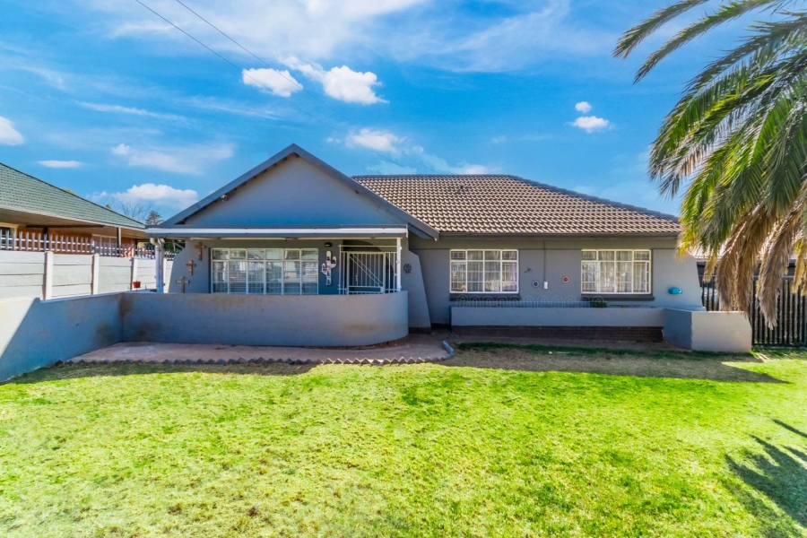3 Bedroom Property for Sale in Discovery Gauteng