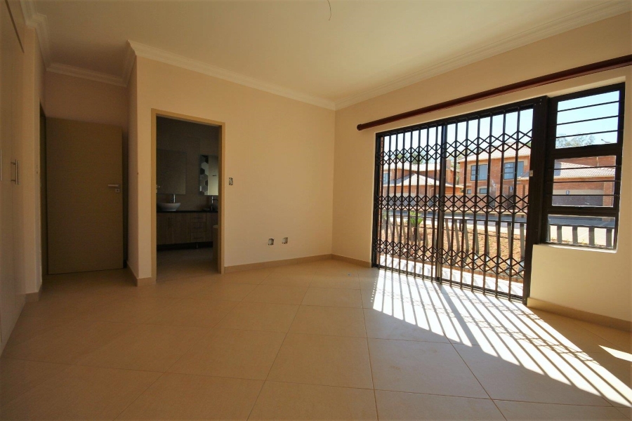 To Let 3 Bedroom Property for Rent in Olympus AH Gauteng