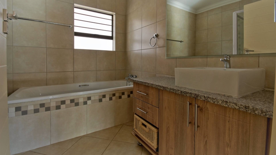 To Let 3 Bedroom Property for Rent in Olympus AH Gauteng