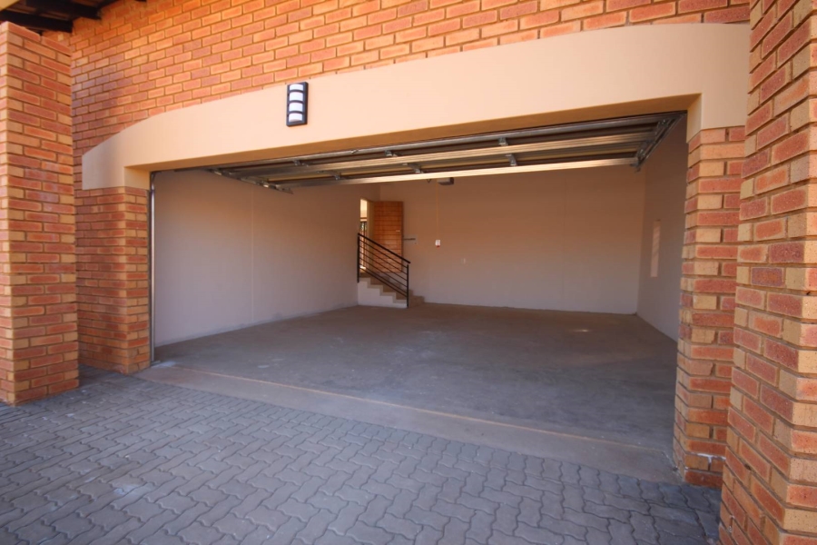 To Let 3 Bedroom Property for Rent in Olympus AH Gauteng
