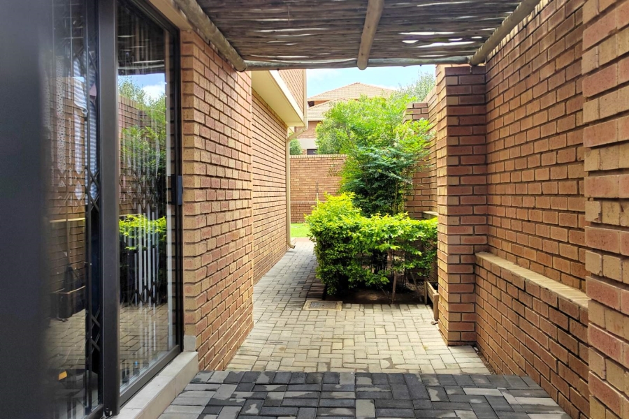 To Let 3 Bedroom Property for Rent in Olympus AH Gauteng