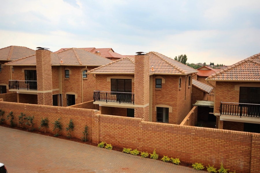 To Let 3 Bedroom Property for Rent in Olympus AH Gauteng