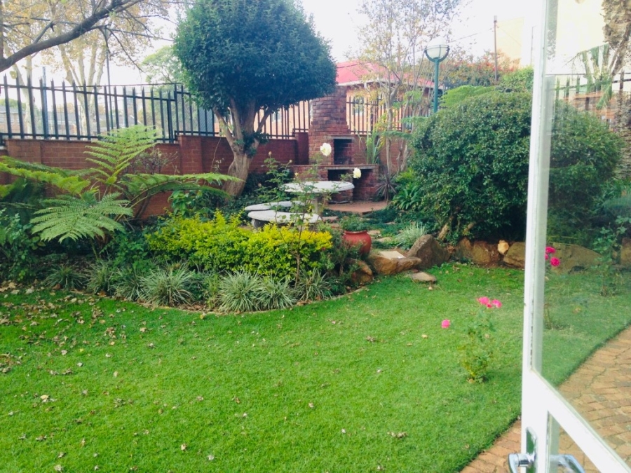 To Let 1 Bedroom Property for Rent in Rosebank Gauteng