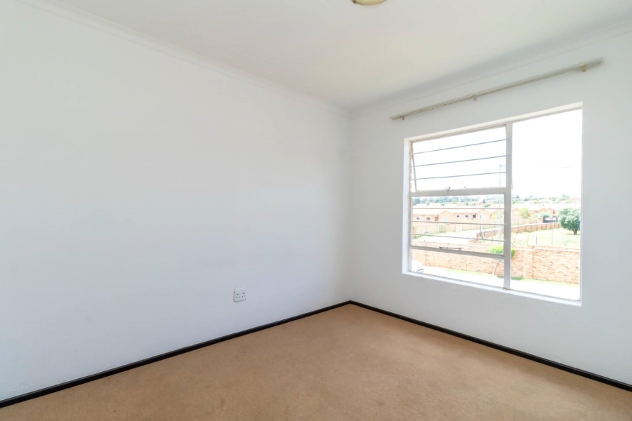 2 Bedroom Property for Sale in Honeydew Gauteng