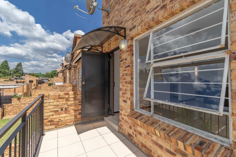 2 Bedroom Property for Sale in Honeydew Gauteng