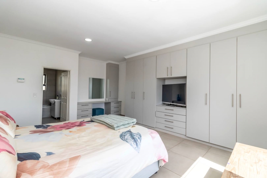 To Let 4 Bedroom Property for Rent in Allens Nek Gauteng