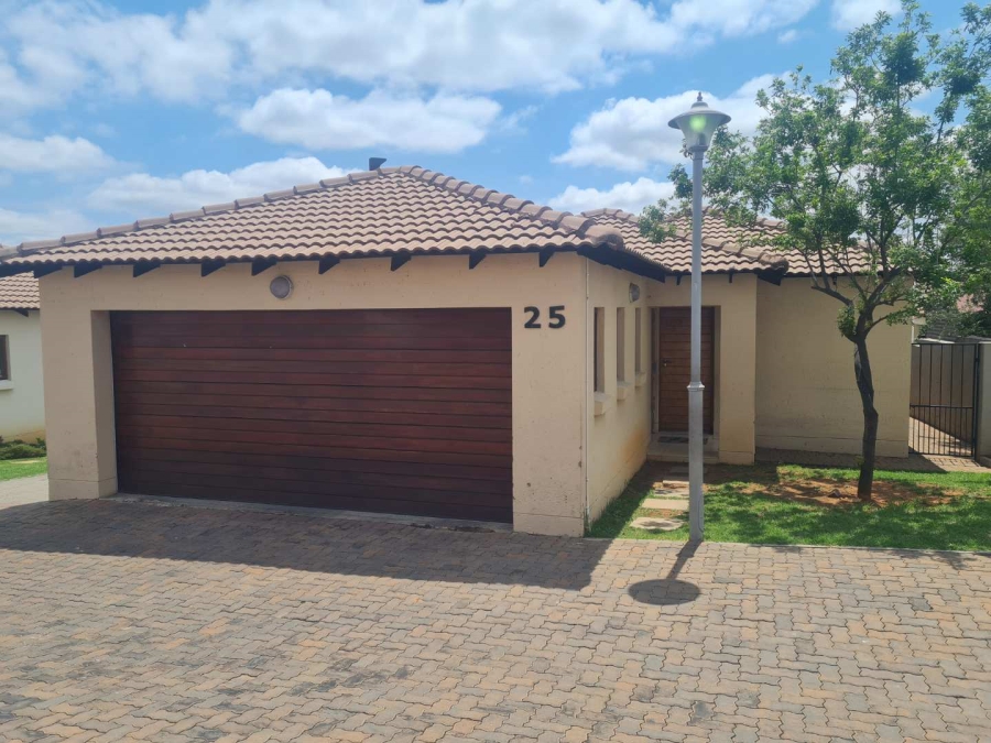 To Let 3 Bedroom Property for Rent in Thatchfield Hills Gauteng