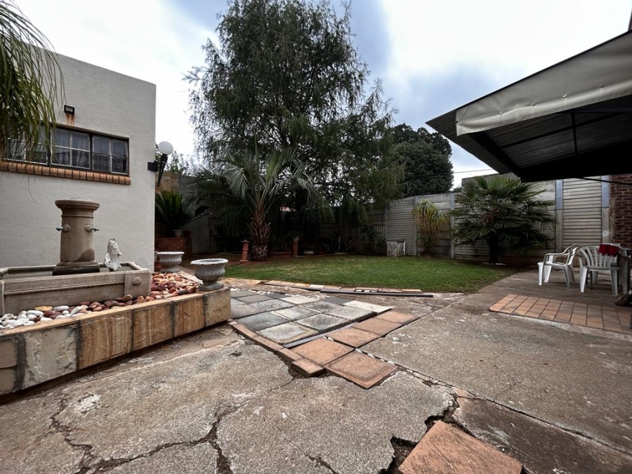 3 Bedroom Property for Sale in Towerby Gauteng