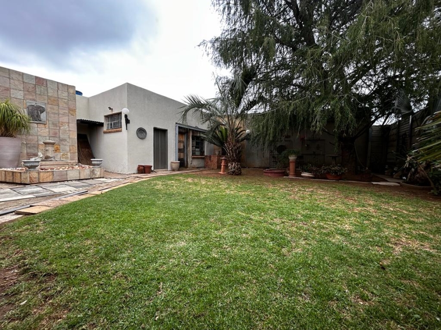 3 Bedroom Property for Sale in Towerby Gauteng