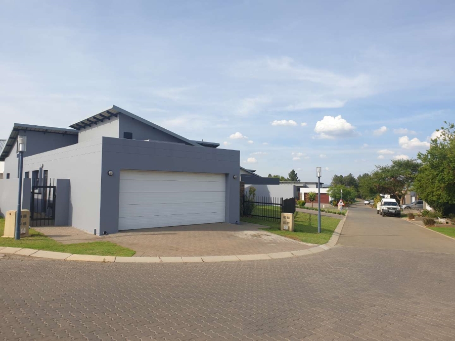 4 Bedroom Property for Sale in Eye of Africa Gauteng