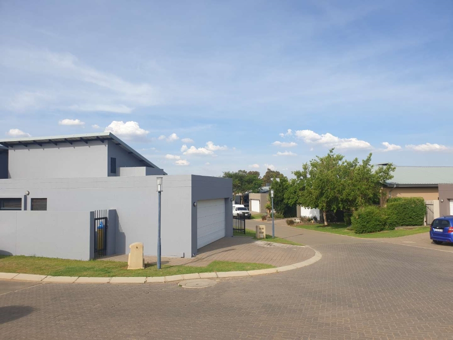 4 Bedroom Property for Sale in Eye of Africa Gauteng