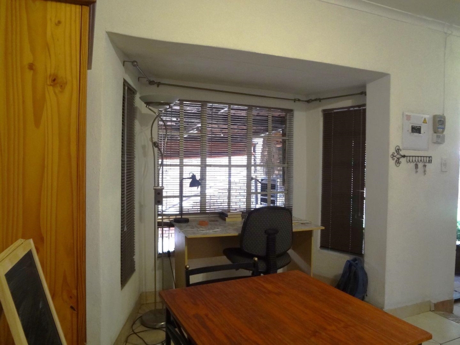 To Let 1 Bedroom Property for Rent in Douglasdale Gauteng