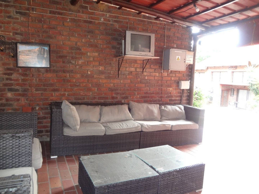 To Let 1 Bedroom Property for Rent in Douglasdale Gauteng