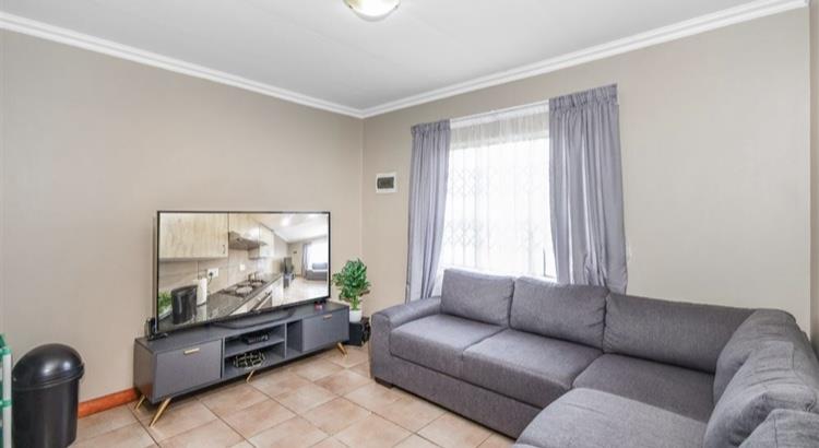 2 Bedroom Property for Sale in Fleurhof Gauteng