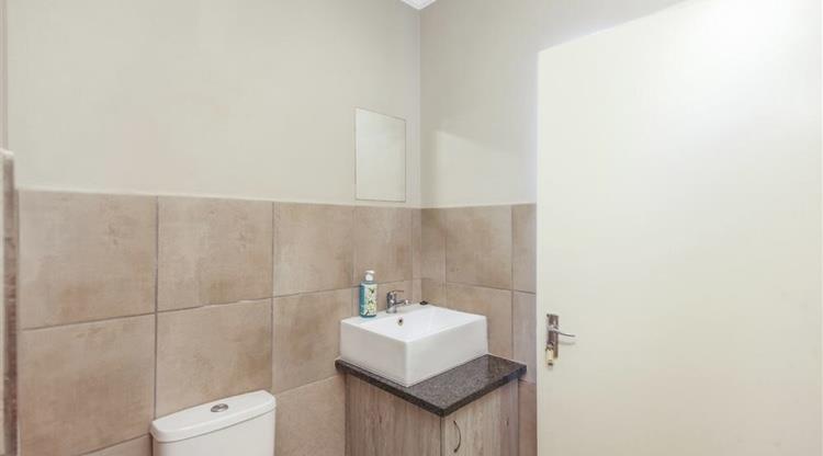 2 Bedroom Property for Sale in Fleurhof Gauteng