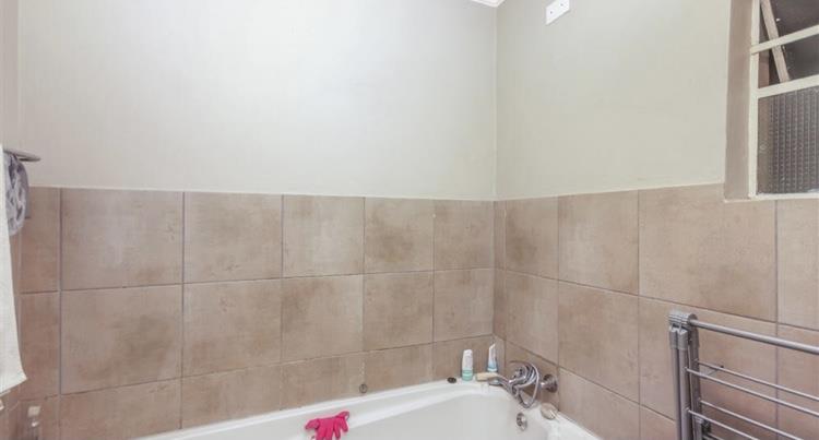 2 Bedroom Property for Sale in Fleurhof Gauteng