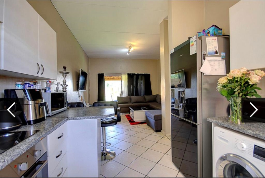 To Let 2 Bedroom Property for Rent in Little Falls Gauteng