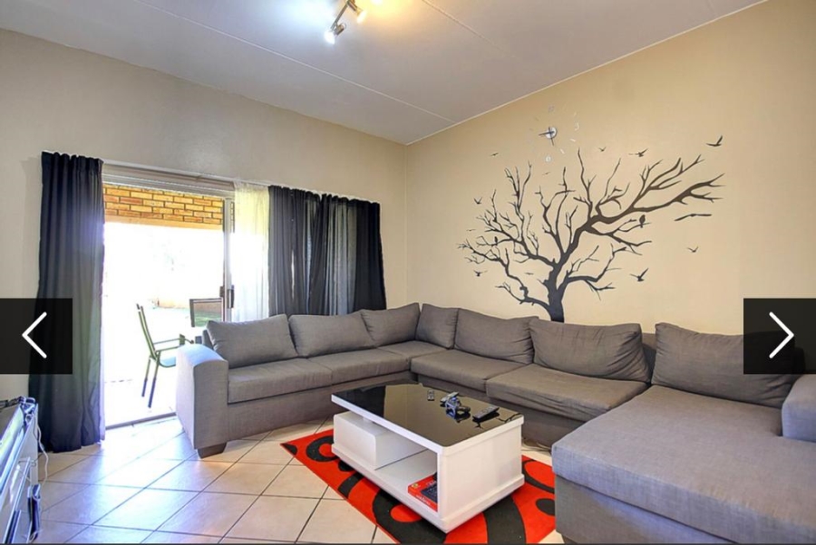 To Let 2 Bedroom Property for Rent in Little Falls Gauteng