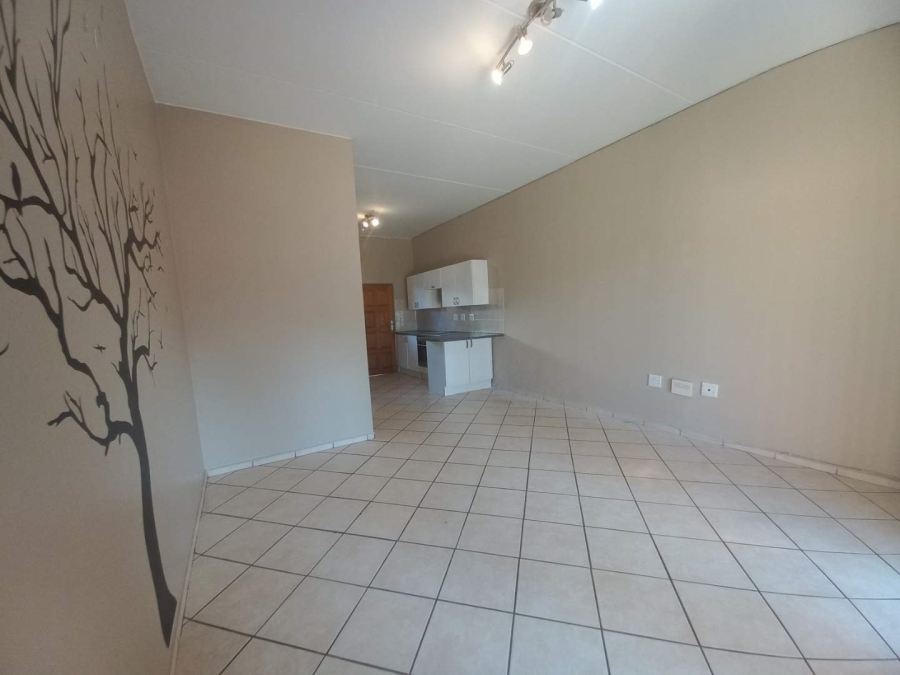 To Let 2 Bedroom Property for Rent in Little Falls Gauteng