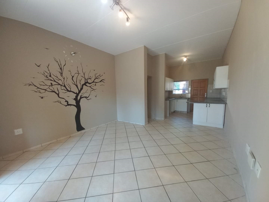 To Let 2 Bedroom Property for Rent in Little Falls Gauteng