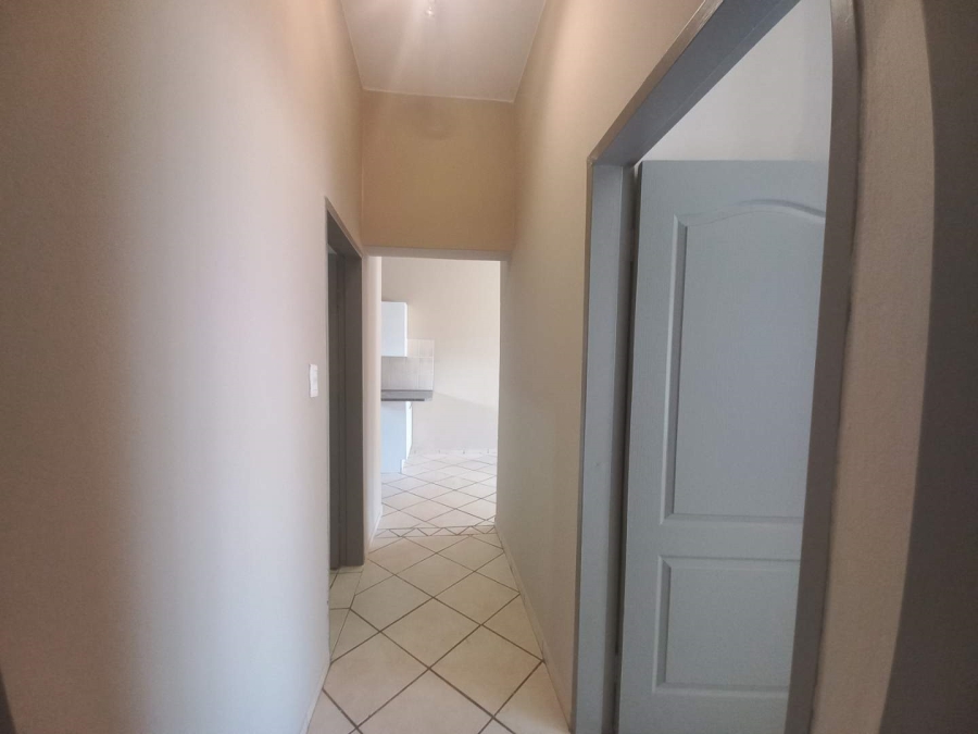 To Let 2 Bedroom Property for Rent in Little Falls Gauteng