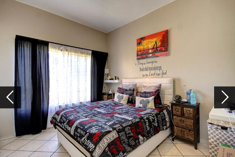To Let 2 Bedroom Property for Rent in Little Falls Gauteng