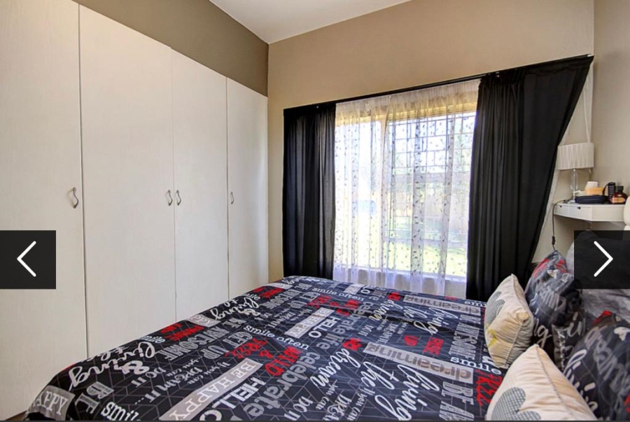 To Let 2 Bedroom Property for Rent in Little Falls Gauteng