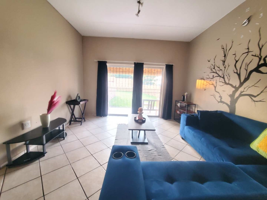 To Let 2 Bedroom Property for Rent in Little Falls Gauteng