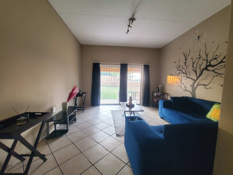 To Let 2 Bedroom Property for Rent in Little Falls Gauteng