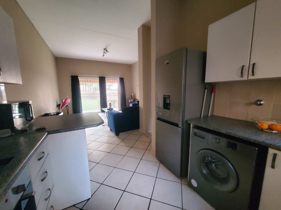 To Let 2 Bedroom Property for Rent in Little Falls Gauteng